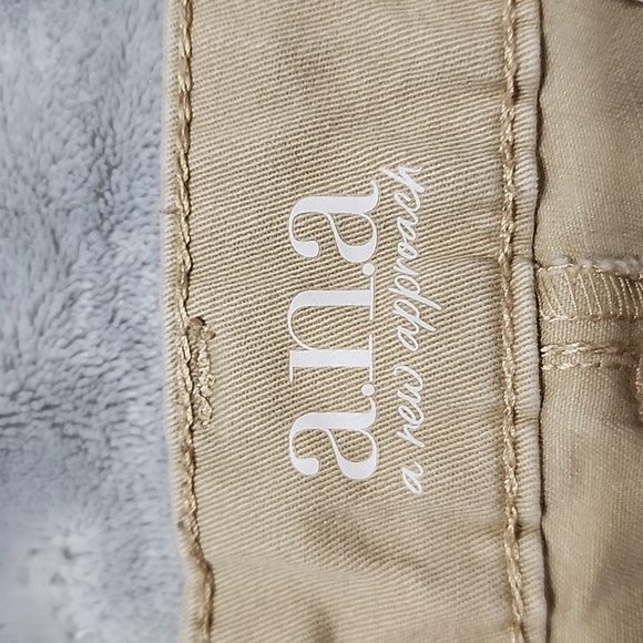 A.n.a size 12 mid rise khaki shorts - Picture 4 of 4